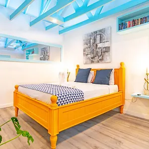 https://the-studio-candy-at-love-beach-pool-kitchen.comcaribbean.com