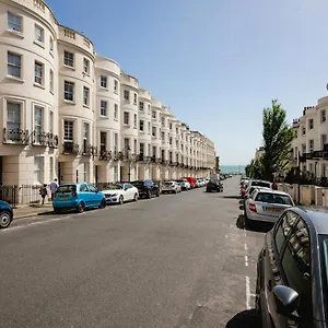 https://brighton-beach-2br-ap-with-patio.brighton-hotels-england.com