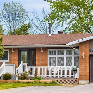 https://four-trees-cottage.niagara-fallshotels.com
