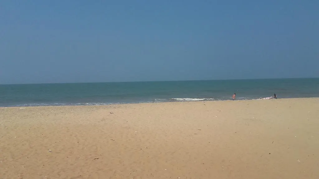 Araliya White House Apartment Negombo
