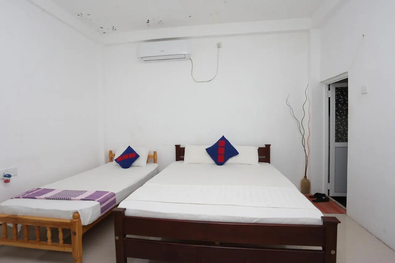 Homestay Araliya White House Apartment Negombo Sri Lanka